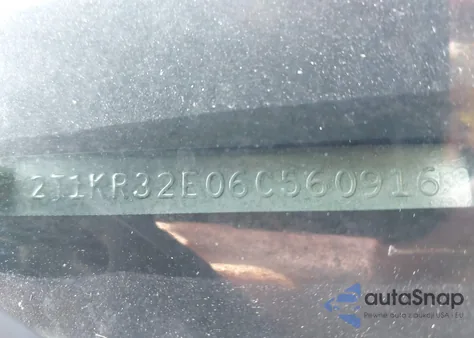 2006 Toyota Matrix Xr z USA, uszkodzony, nr VIN 2T1KR32E06C560916